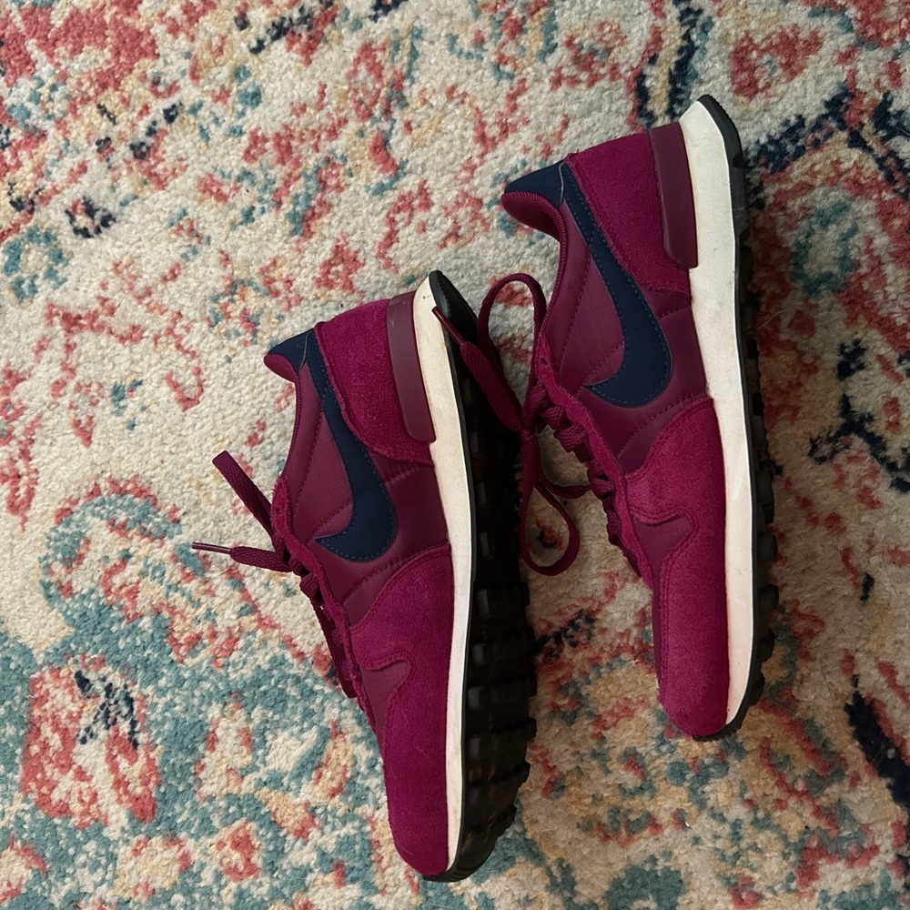 Nike Women's Sneakers - Picture 3 of 9